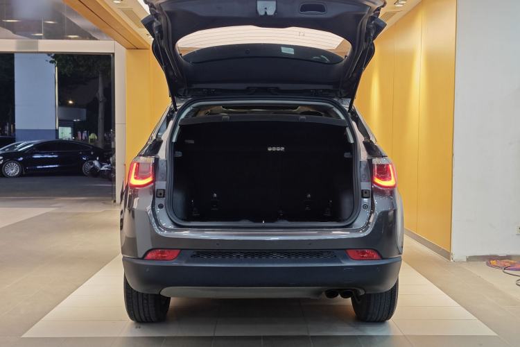 Used Jeep Compass 2017 200T Automatic Family Edition
