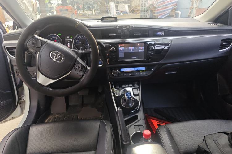 Used Toyota Levin 2016 Dual-Engine 1.8H GS-L E-CVT Leading Edition Center Console