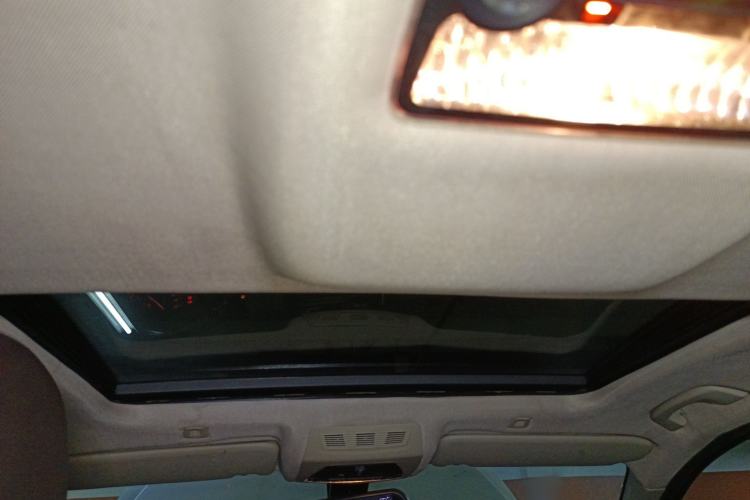 Used BMW 5 Series 2014 525Li Luxury Design Package Headliner