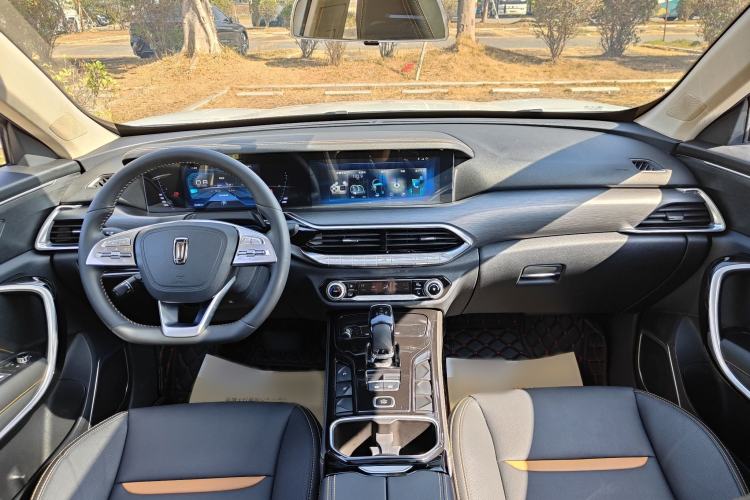 Used Bestune T77 2020 PRO 280 TID Automatic Luxury Model Interior 1