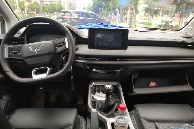 Used Wuling Jiachen 2022 1.5L Manual Light Comfort Edition
