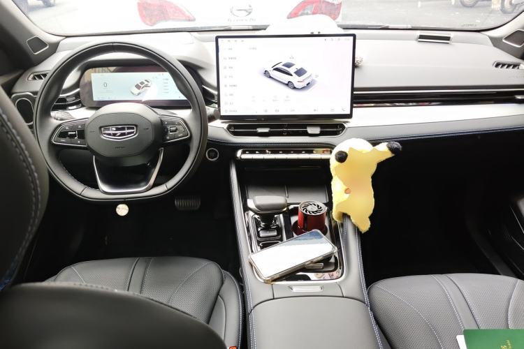 Used Geely Auto Preface 2026 Model Oriental Yao 1.5TD Fuyao Edition Center Console