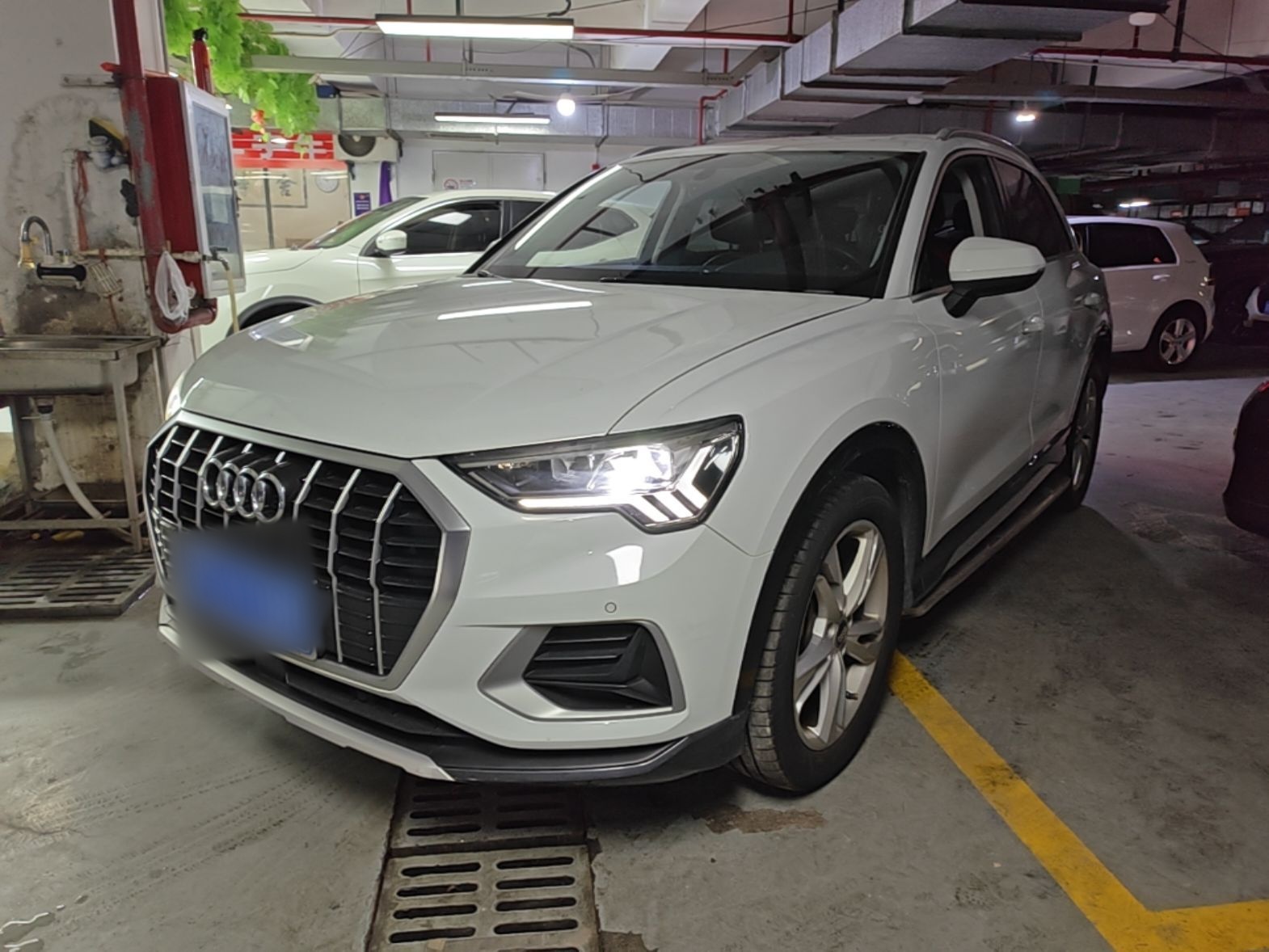 Под передней частью автомобиля