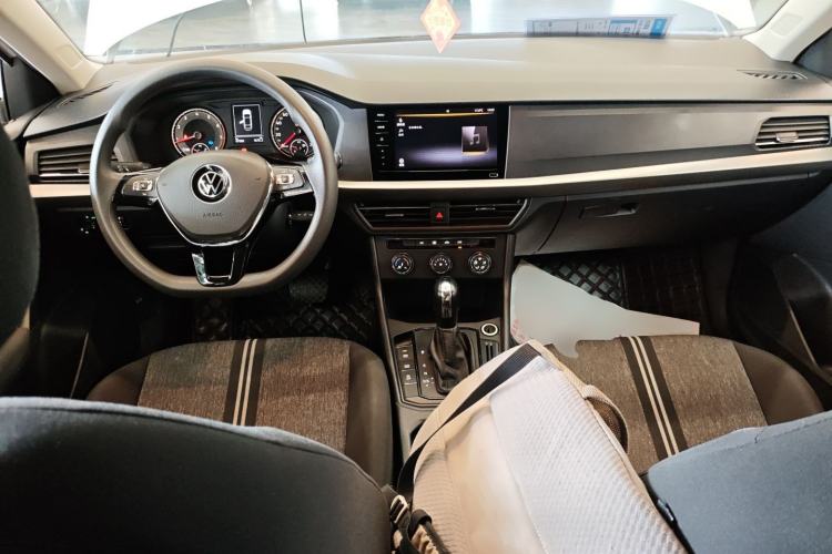 Used Volkswagen Lavida 2022 1.5L Automatic Fashion Edition Center Console