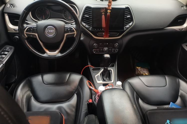 Used Jeep Cherokee 2016 2.4L Leading Edition
