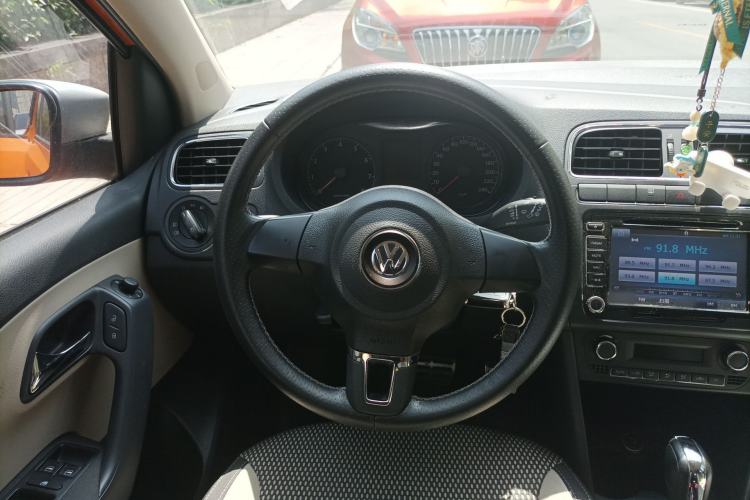 Used Volkswagen Polo 2012 1.6L Cross Polo Automatic Transmission Steering Wheel
