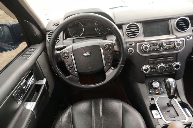 Used Land Rover Discovery 2010 3.0 TDV6 HSE Diesel Edition Steering Wheel