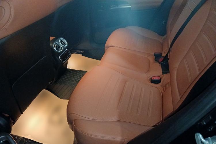 Used Mercedes-Benz GLC 2023 GLC 260 L 4MATIC Luxury Model 5 Seats
