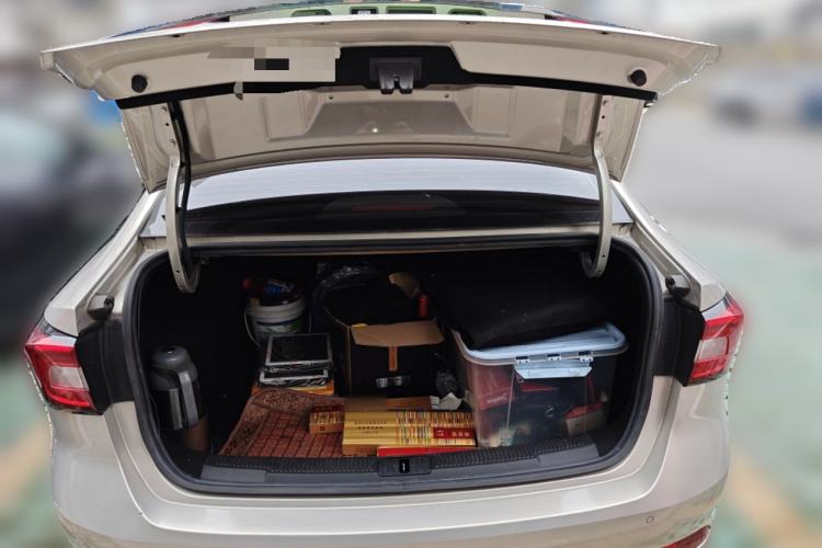 Used Roewe i5 2020 1.5L Automatic 4G Connect Luxury Flagship Edition