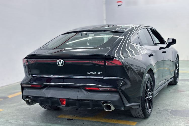 Used Changan UNI-V 2022 1.5T Prestige Version