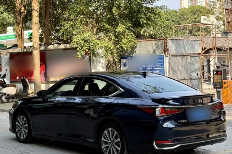 Used Lexus ES 2021 300h Excellence Edition