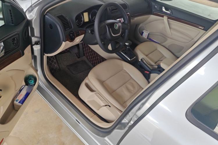 Used Skoda Octavia 2010 1.6L Automatic Yijun Edition Driver Seat