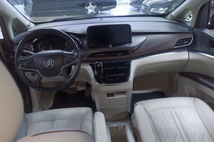 Used Buick GL8 2022 Land Business Class 652T Luxury Model Center Console