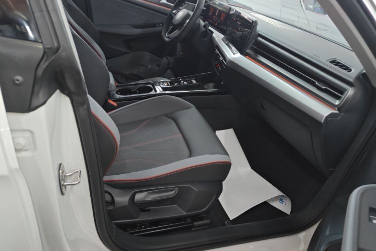 Used Volkswagen Lamando 2024 Lavida L 280TSI DSG Cool & Spicy Edition
