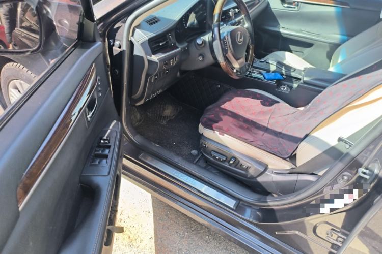 Used Lexus ES 2013 250 Elegant Edition Driver Seat