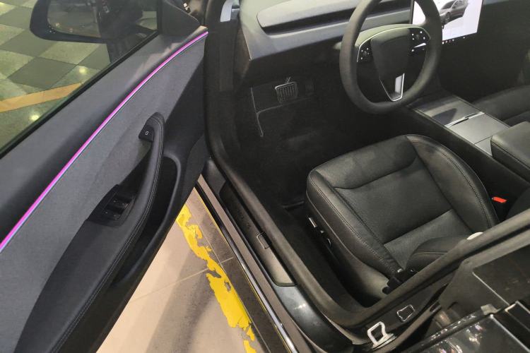 Used Tesla Model 3 2025 Rear-Wheel-Drive Version