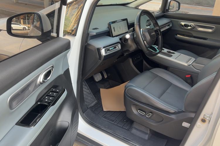 Used AION Y 2022 Plus 70 Tech Edition