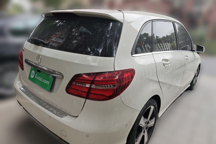 Used Mercedes-Benz B-Class 2019 B 200 Fashion Model Rear Right 45 Deg