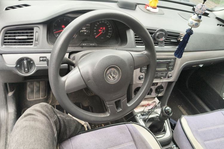 Used Volkswagen Lavida 2013 Revised Classic 1.6L Manual Fashion Edition Steering Wheel