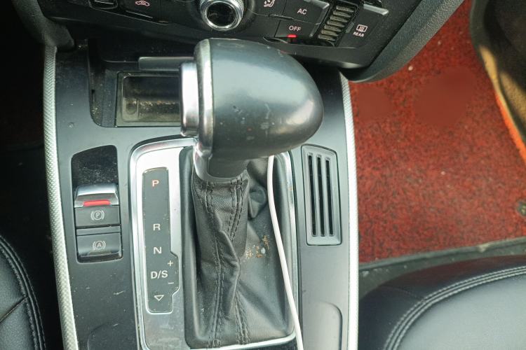 Used Audi A4L 2013 35 TFSI Automatic Comfort Model Gear Lever
