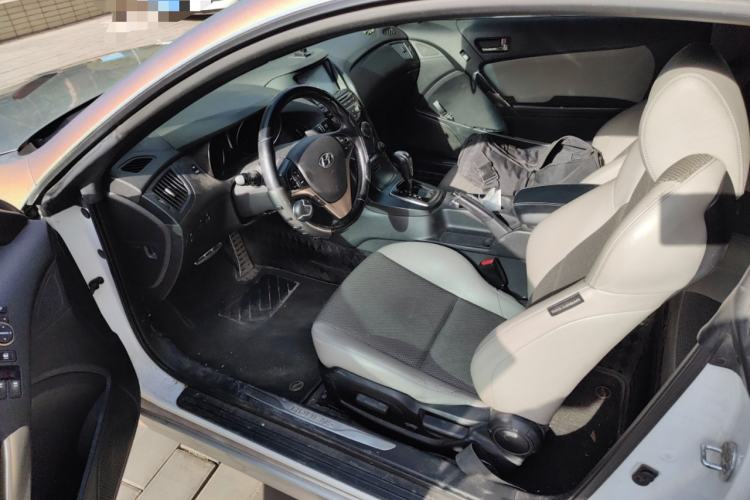 Used Hyundai Genesis Coupe 2012 2.0T Automatic Luxury Edition
