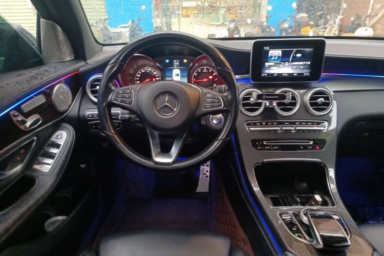 Used Mercedes-Benz GLC 2018 Facelift GLC 260 4MATIC Luxury Edition Steering Wheel