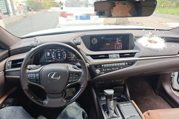 Used Lexus ES 2020 260 Deluxe Edition