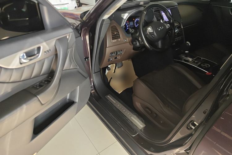 Used Infiniti QX70 2013 3.7L Standard Edition
