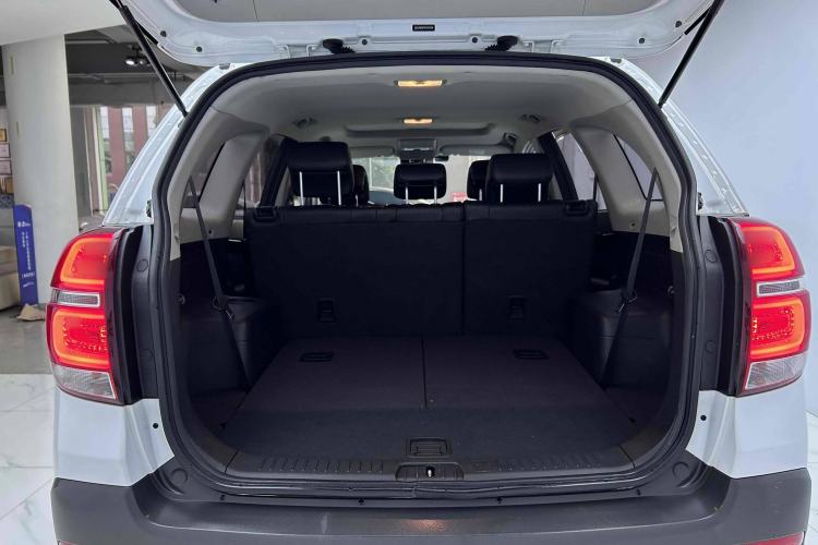 Used Chevrolet Captiva 2015 2.4L 4x4 Flagship Edition 7-Seater