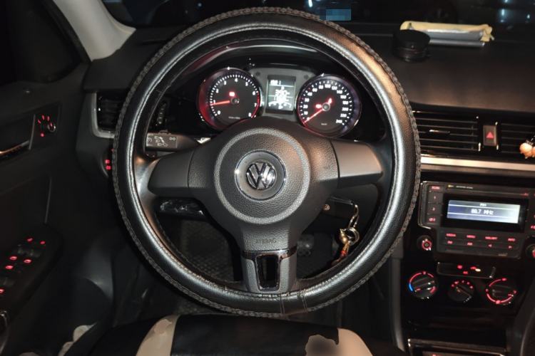 Used Volkswagen Bora 2015 Value Edition 1.6L Manual Fashionable Style
