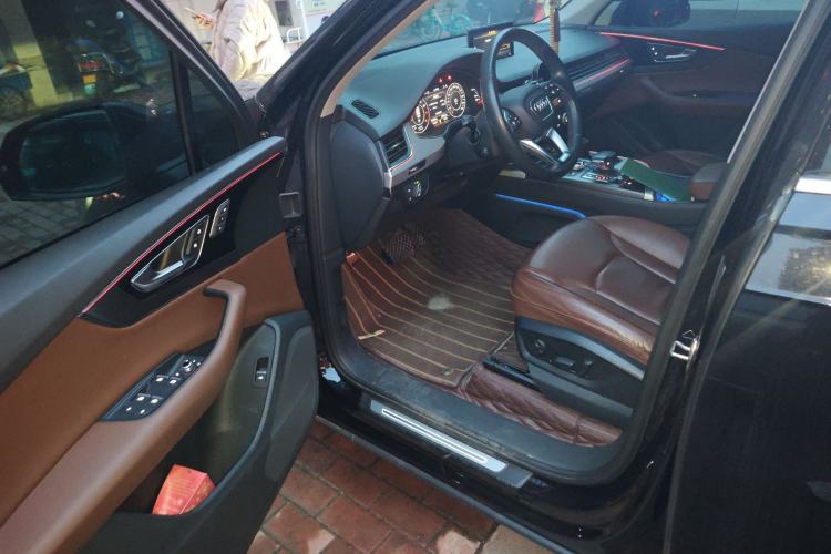 Used Audi Q7 2018 40 TFSI Comfort Model