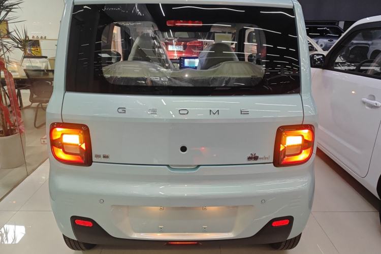 Used Geely Galaxy Panda 2024 Panda Mini 200km Endurance Bear
