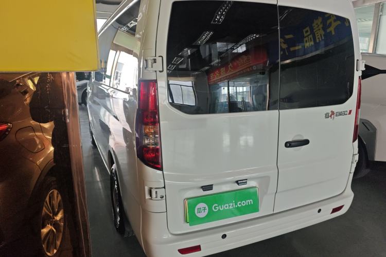 Used CHANGAN KAICHENG Ruixing EM80 2025 Wealth Edition Passenger Version Comfortable Model 6 Seats 300km Side-Hinged Doors Exterior 2