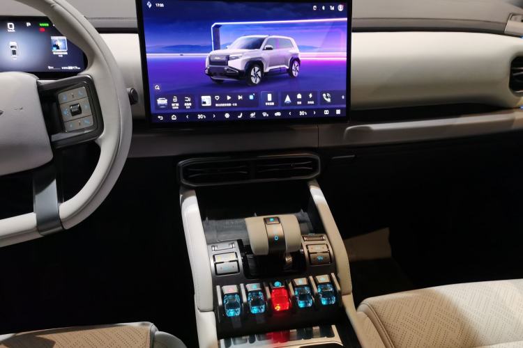 Used Formula Leopard Titanium 3 2025 501 km Range Rear-Wheel Drive Intelligent Driving Max Edition
