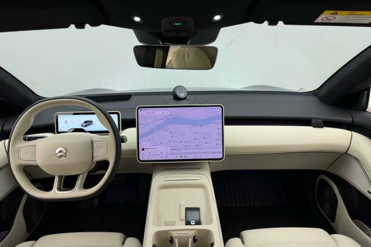 Used Nio ET5T 2025 75 kWh Touring Center Console