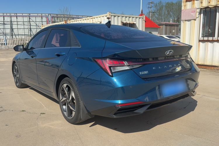 Used Hyundai Elantra 2021 1.5L CVT LUX Prestige Edition
