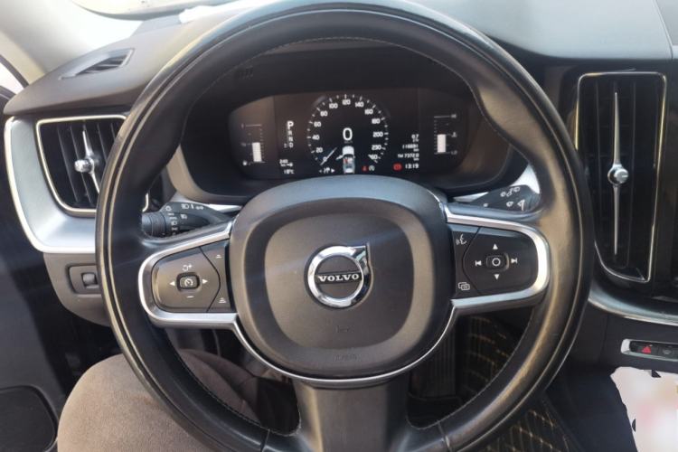Used Volvo XC60 2019 T5 4x4 Smart Edition China VI Standard