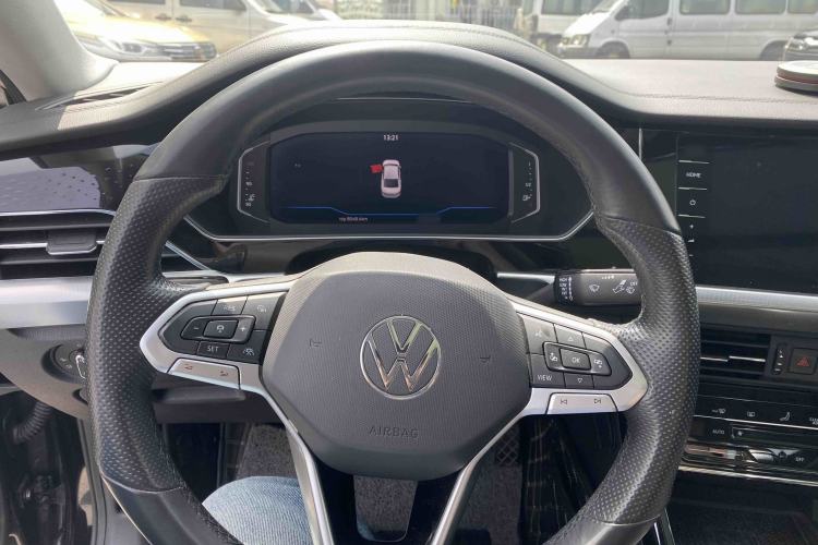 Used Volkswagen Passat 2022 330TSI Luxury Edition Steering Wheel