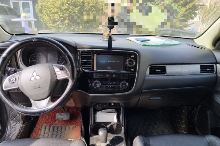 Used Mitsubishi Outlander 2014 2.4L 4x4 Deluxe Value Edition 5 Seats