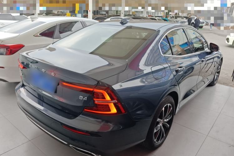Used Volvo S60 2022 B4 Zhiyi Luxury Edition

