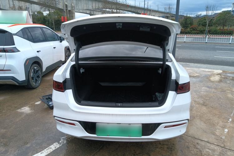 Used BYD Qin PLUS 2024 HONOR Edition DM-i 55KM Leading Model Trunk