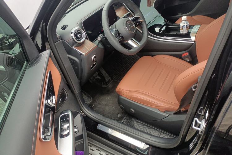 Used Mercedes-Benz GLC 2025 GLC 300 L 4MATIC Dynamic Model 5 Seats
