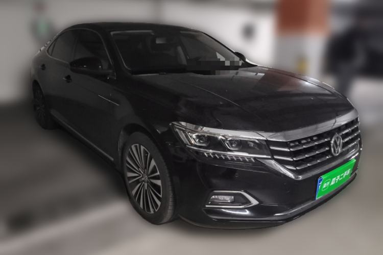 Used Volkswagen Passat 2019 380TSI Luxury Edition China VI Standard Front Right 45 Deg