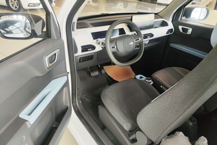 Used Geely Galaxy Panda 2024 Panda Mini 200km Endurance Bear Driver Seat