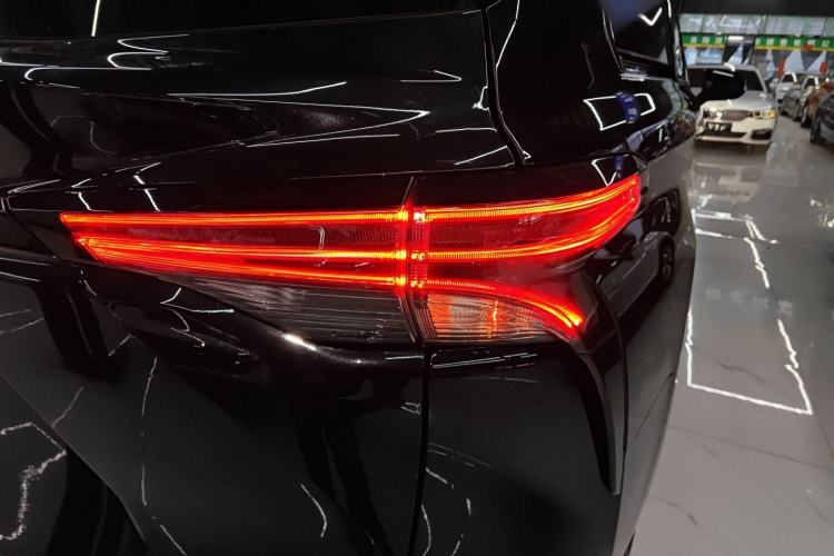 Used Toyota Sienna 2024 2.5L Hybrid Four-Wheel Drive Prestige Edition