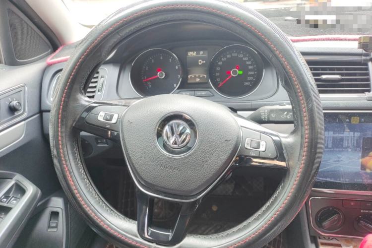 Used Volkswagen Lavida 2017 1.6L Automatic Comfort Edition
