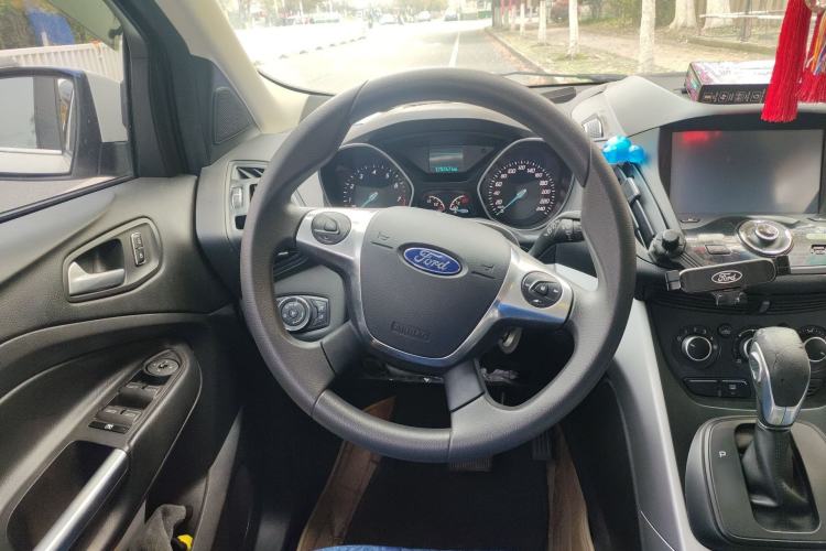 Used Ford Kuga 2013 1.6L GTDi Two-Wheel-Drive Comfort Model Steering Wheel