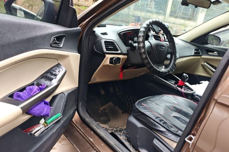 Used Ford Escort 2015 1.5L Manual Comfort Model
