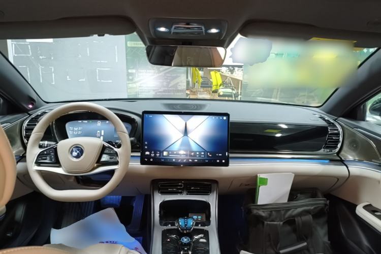 Used BYD Han 2025 DM-i Intelligent Driving Edition 125KM LiDAR Flagship Model Center Console