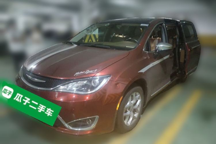 Used Chrysler Grand Voyager 2017 3.6L Premium Edition